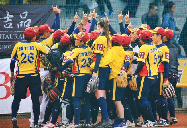 新世纪黄蜂以7比3击败福添福嘉南鹰，拿下G5的胜利，3胜2败开始听牌。（资料照／中华垒协提供、廖德修台北传真）