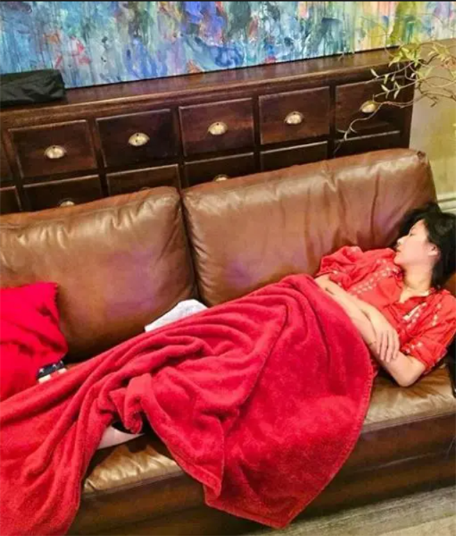 网友们纷纷说 看这角度应该是男友黄立行拍的吧 (图/ 翻摄自徐静蕾IG)