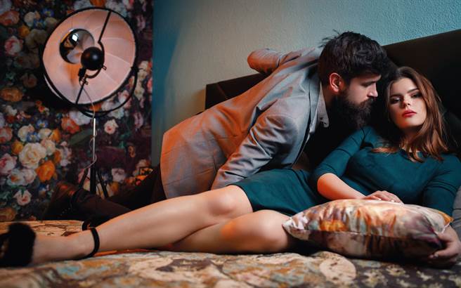 17岁少女约拍惨遭性侵 摄影师竟呛「这是业界潜规则」(示意图/shutterstock达志影像)