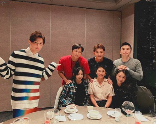 棒棒堂聚會閃瞎眼！「正妹大嫂團」缺一 王子隔空示愛鄧麗欣(圖/ 摘自王子IG)