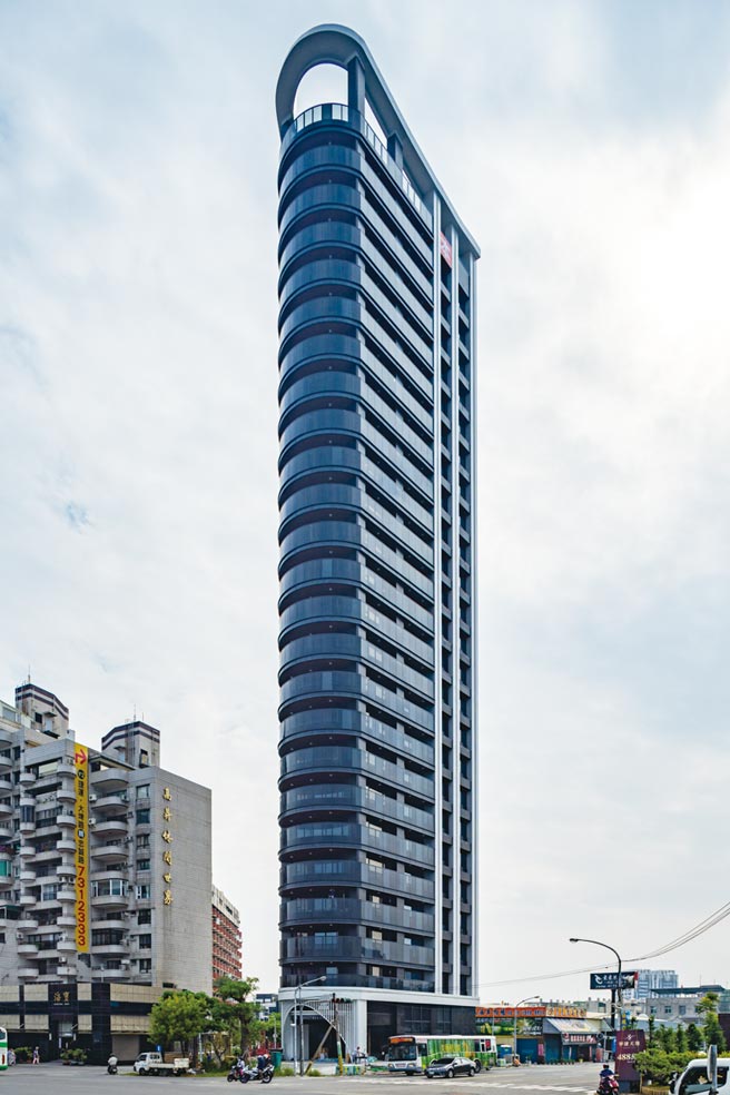 本业建设推出的「澄清湖1号」豪宅，只有22户，每户4,280万元起跳。图／本业提供