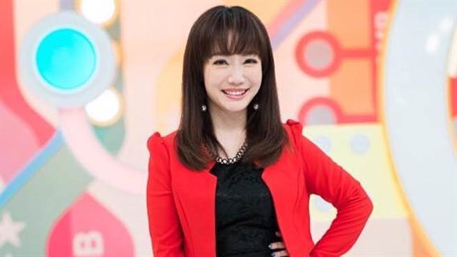 萧彤雯近日送走两位朋友。（图／FB@萧彤雯）