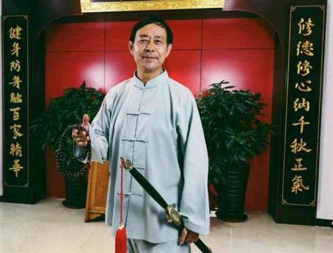 太极大师马保国30秒惨败被酸半年 惊曝决定「远离武林」(图/翻摄自微博)