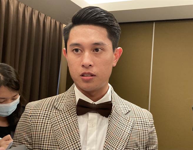 中信兄弟吴东融获选最佳二垒手。（邓心瑜摄）