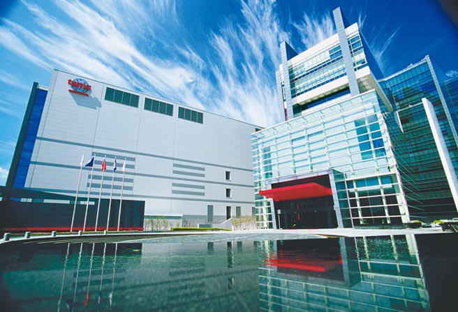 竹科是台湾产业升级的象徵，更带动科技类股成为台股新宠。图为台积电厂房。（台积电提供）