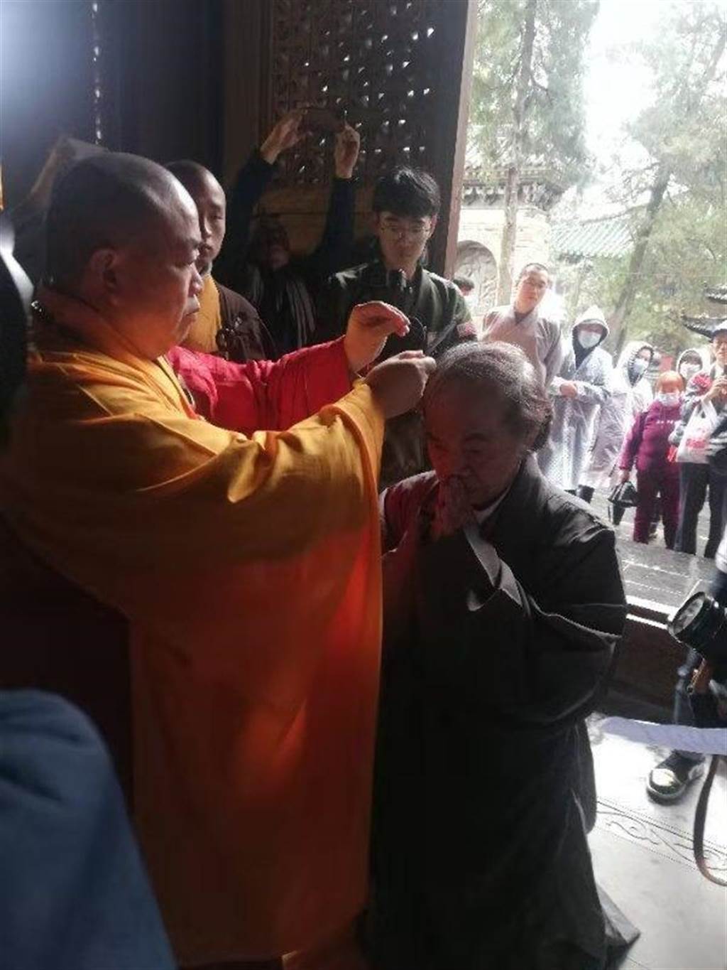 72歲漫畫大師蔡志忠少林寺落髮出家，法名釋延一。（圖片由少林寺提供）