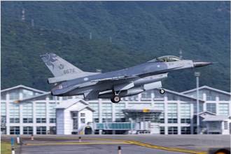 F-16戰機失事  參謀總長黃曙光火速進入衡山指揮所監控