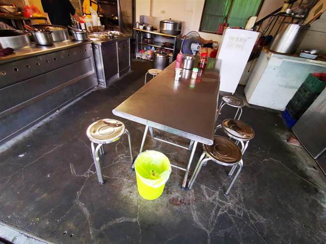 58岁杨男怀疑遭解雇是因为老板娘郭女在背后作梗，心生不满愤而持刀闯进店里，对着郭女一阵乱砍。（本报资料照片）