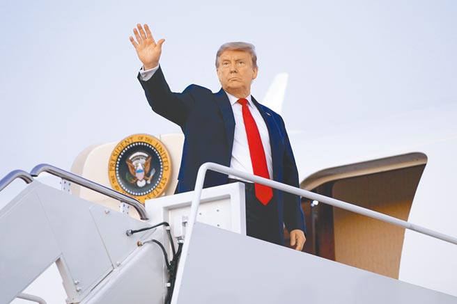 蓝委询问外交部次长曾厚仁，若川普（见图）与国务卿蓬佩奥在卸任前访台，外交部欢不欢迎？曾厚仁公开表示欢迎，「没有理由拒绝啊！」惟外交部稍后发布新闻稿表示无相关规画。（美联社）