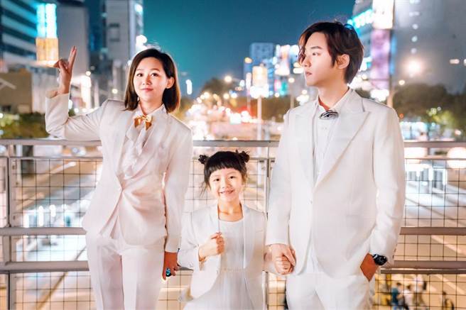 那对夫妻KIM推出最新创作〈心里的花〉MV。（那对夫妻提供）