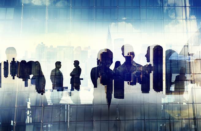 群眾如何被發動起來？──《烏合之眾》。(示意圖／達志影像shutterstock提供)