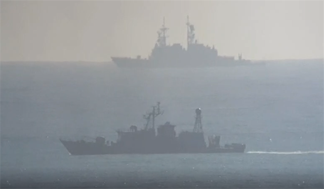 民眾直击军方于太平洋上搜救的现场画面。（图／民眾元将提供）