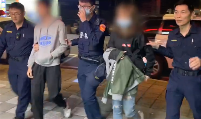 新北失联国三少女与16岁少年被带回警局调查。（图／翻摄自画面）