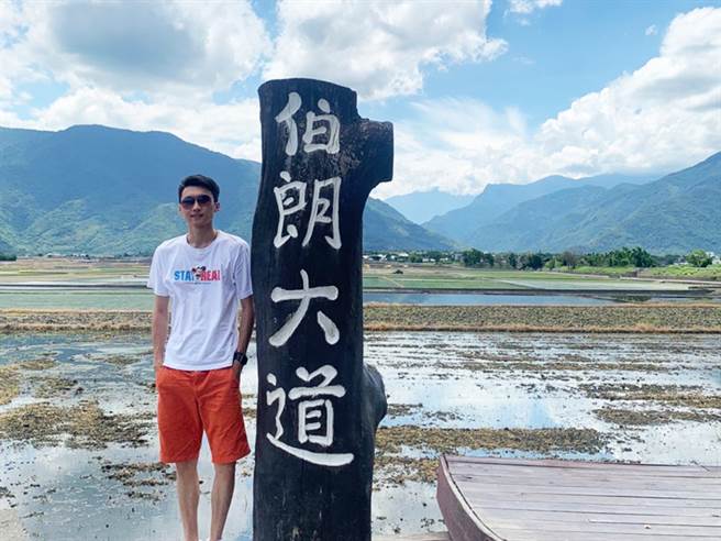 转职加入永庆房屋的李尚阳，生活多采多姿，不仅享受工作的成就感，也常四处旅行。(图/永庆房屋提供)