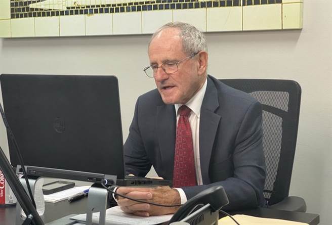 美国参议院外交委员会主席里施（图）与欧洲国家讨论美欧应进行战略合作以共同应对中国的挑战。（图／推特@Jim Risch)