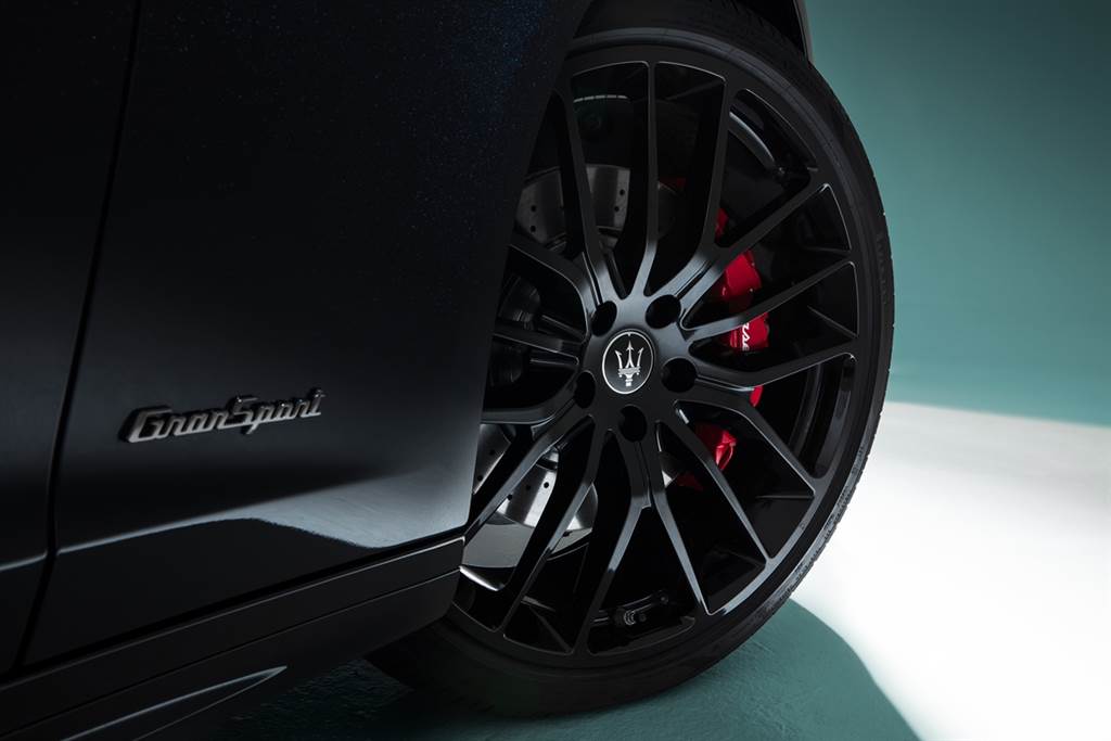 Maserati性能轿跑Ghibli、品牌旗舰Quattroporte 新年式全方位心款 连袂抵台