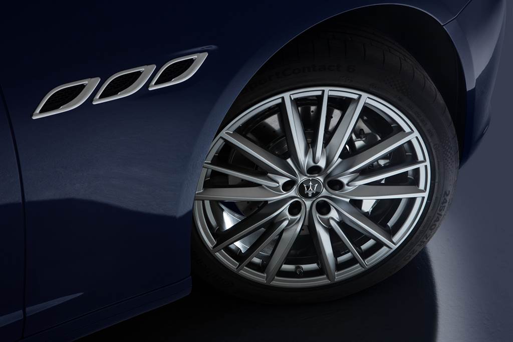 Maserati性能轎跑Ghibli、品牌旗艦Quattroporte 新年式全方位小改款 連袂抵台
