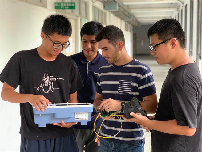 台科大表示该校打造自然学习的国际化环境，学生们理论与实务兼具，受到企业欢迎。(台科大提供)