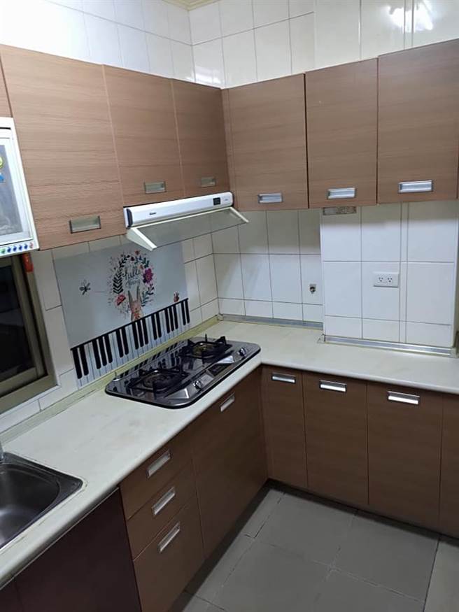 女网友退租时将租屋处打扫得很乾净，没想到遭房东刁难，5万押金拿回不到2万。（图／翻摄自脸书爆怨2公社）