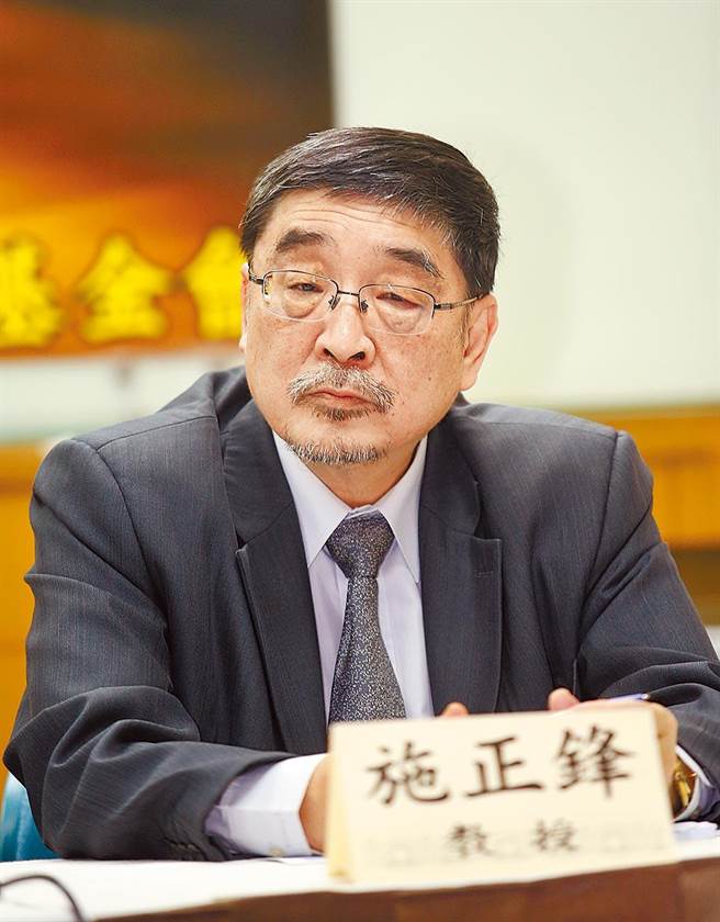 无党籍高雄市议员黄捷罢免案，独派团体日前发声明指罢免制度有漏洞力挺；东华大学教授施正锋今表示，不去检讨究竟是谁把门槛下降，还大谈罢免会压缩独派小党的空间。（本报资料照）