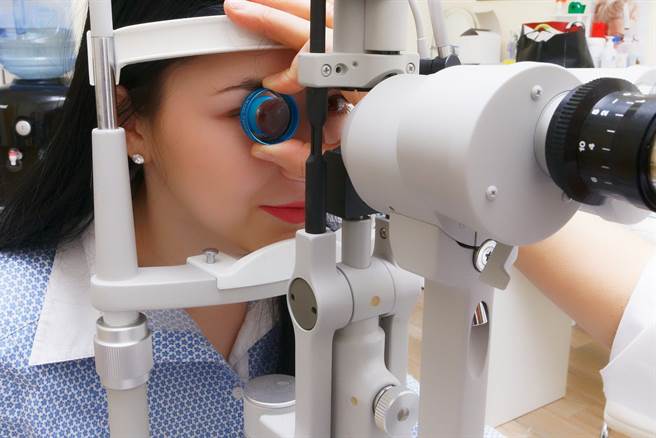 近視雷射該不該做？眼科醫師傳授評估秘訣。(示意圖/Pixabay)