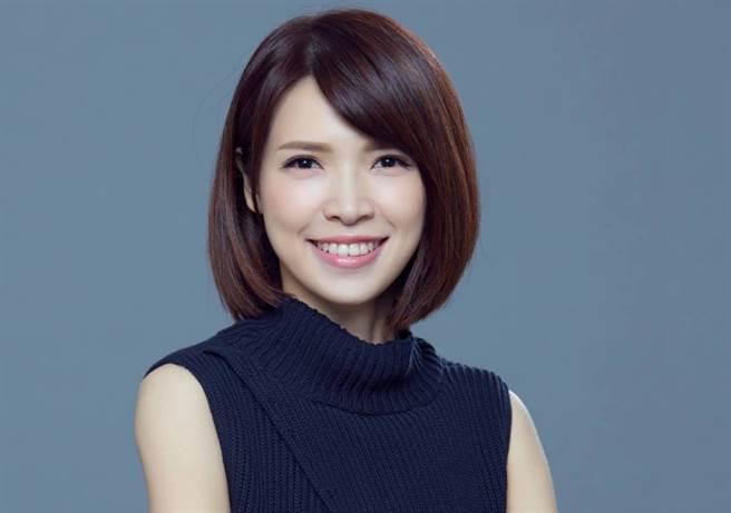 占星师苏飞雅明知运势可能没那么好，仍义无反顾帮老公买电玩。（翻摄苏飞雅Sophia脸书）