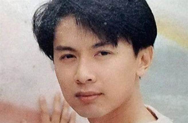 何宝生演出《笑傲江湖》、《新白髮魔女传》等电影声名大噪。（图／微博）