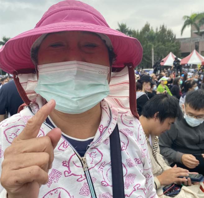 Ms. Wang from the Wanhua District of Taipei City said she was so angry that the DPP took everything.  Now even Zhongtian can't tolerate it too much.  (Photo / provided by readers)