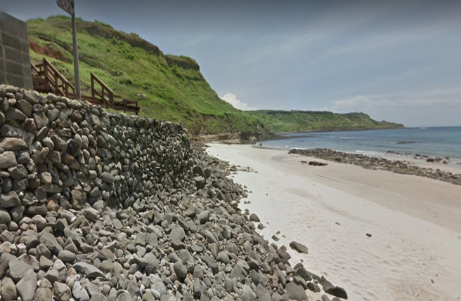 澎湖内埯海滩发现一具男尸。（图／翻摄google map）