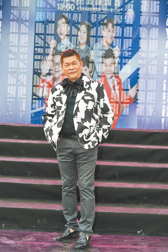 澎恰恰昨現身桃園護國宮，曝近況並喊話努力還錢。（三立提供）