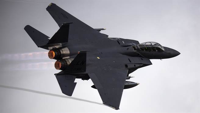 F-15E战机参与例行训练的画面。（美国空军）