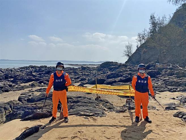 金门岸巡据报封锁现场，禁止閒杂人员进出。（民眾提供）