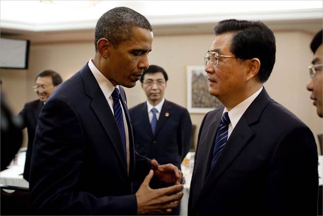 Obama believes that Hu Jintao is a strict and cautious leader.  The picture shows Obama and Hu Jintao meeting at the 2010 G20 summit in Canada.  (Photo / White House, USA)