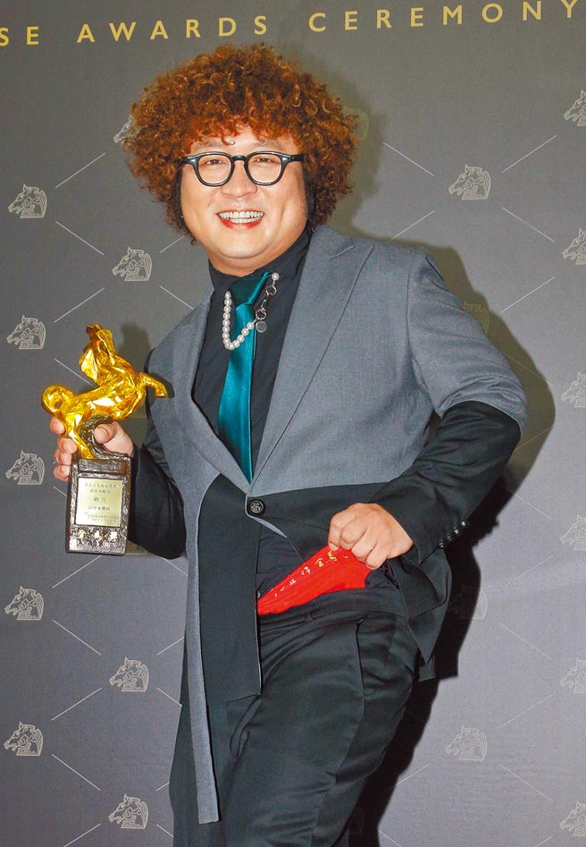 纳豆想将奖项献给赐他表演基因的天上阿嬷。