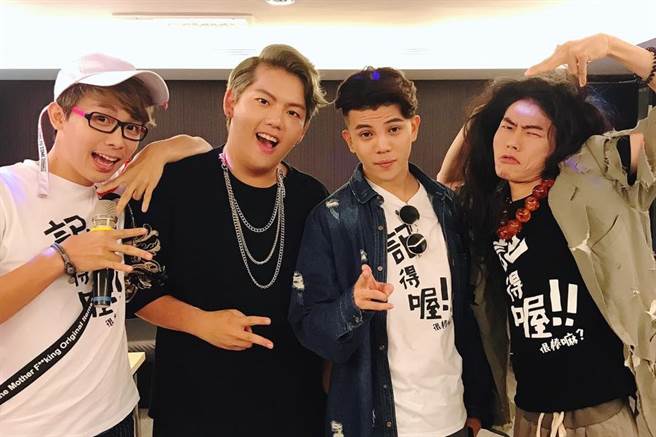 玮哥、酷炫两人曾闹得不可开交 (图/ 翻摄自反骨男䬵脸书)