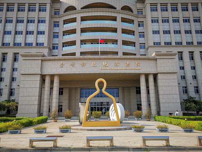 彰化1家机械厂许姓业务课长，因领不到加班费愤而告上法院，法官判机械厂，需再给付许男289917元加班费，可上诉。(吴建辉摄)