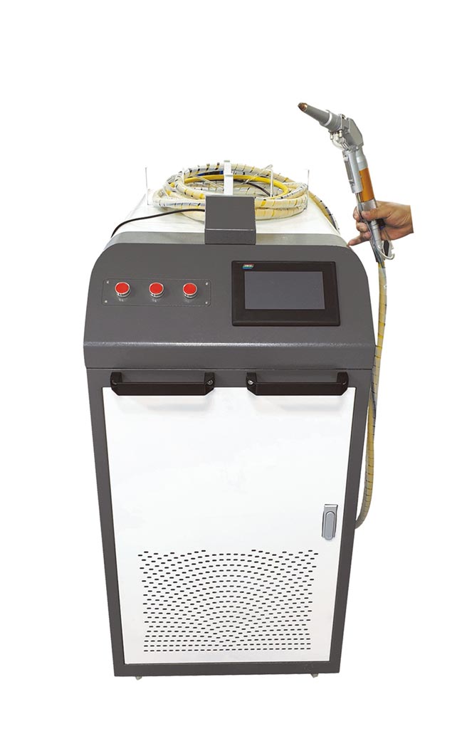 灿晶手持式雷射金属焊接机，趁势推出高功率机型。图／灿晶公司提供