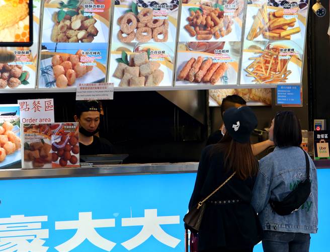 男子点了破千元的咸酥鸡，要求胡椒粉另外提供，结果竟送来整罐胡椒粉。（图／示意图／本报资料照）