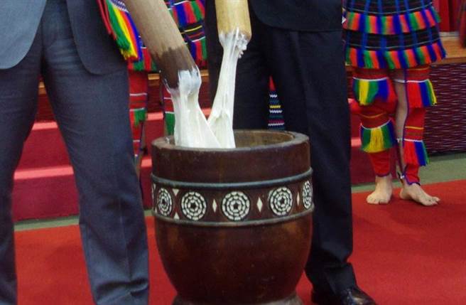 26岁男献初夜遭女友嫌弃「捣麻糬」，网友笑翻之余建议他：快去学棒之呼吸！（示意图，中时资料照）