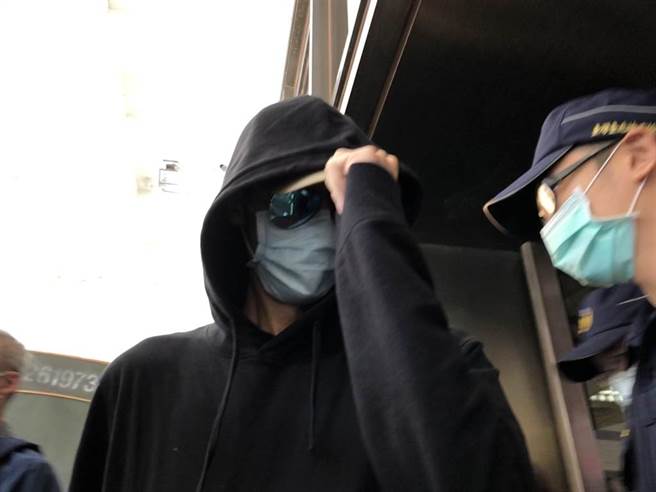 女星陈艾琳（右）的丈夫顏庭笙（左）抽含有大麻菸油的电子烟遭逮以3万元交保。(陈志贤摄)