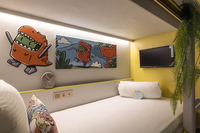 抢攻亲子旅游度假商机，天成文旅华山町打造恐龙主题房。图／天成文旅提供
