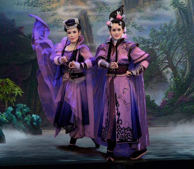 《玉面双怪猫》原为共10集的歌仔戏大型作品，经国家文艺奖得主陈胜国编写，将由大地华园剧团团长陈昭婷及戏曲新星吴米娜重新演绎。(明华园总团提供)