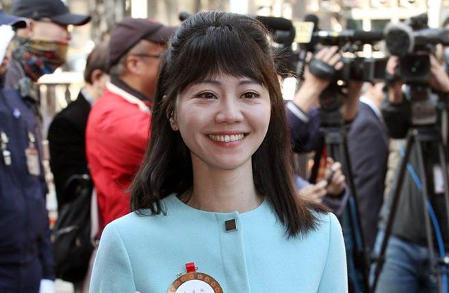 高嘉瑜因为闺房衣服山的照片，成为热议话题。（图／中时资料照）