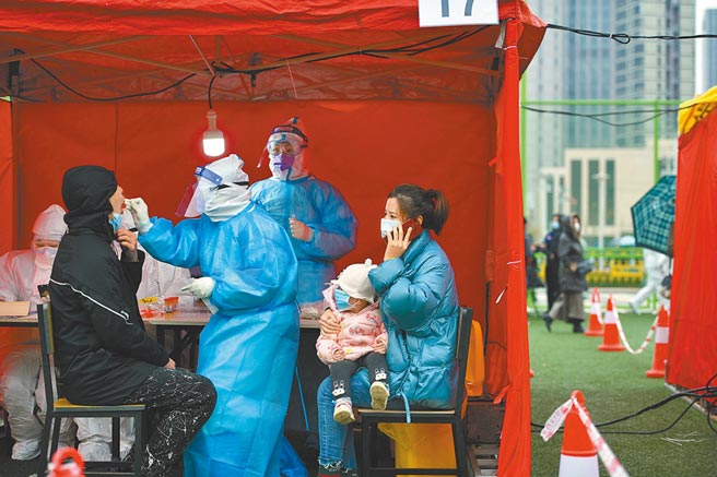 全球新冠疫情持续恶化。据Worldmeter网站统计，截至台湾时间23日晚间，各国染疫人数超过5900万，即将突破6000万大关。（路透）