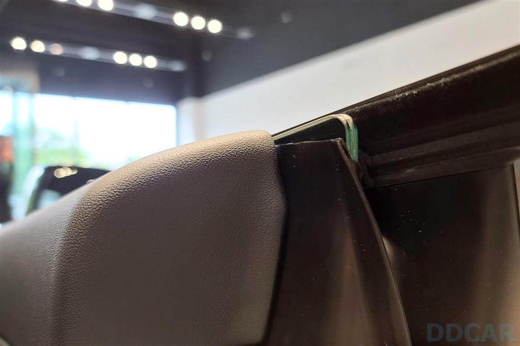 特斯拉全新 Model 3 登台直擊！14 個驚喜改款功能、內外全面看仔細