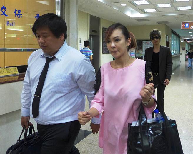 丁小芹在在各个拍卖网站平臺刊登不实讯息，让12位买家陷于错误，分别下标购买13次，她因而诈得款项，如今已入监服刑。（本报资料照）