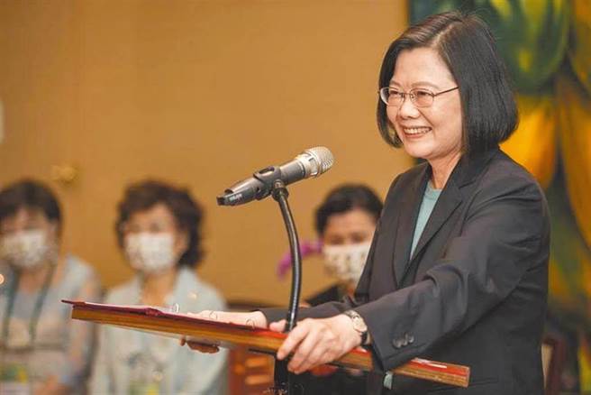 蔡英文总统脸书po冷笑话，提醒民眾记得使用三倍券。（资料照／总统府提供）