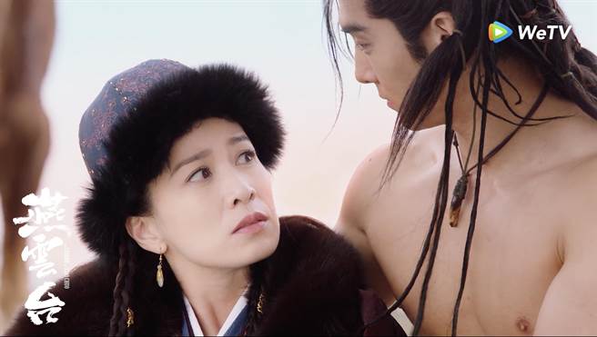 畲诗曼与盛一伦谈年下恋。（WeTV海外站提供）