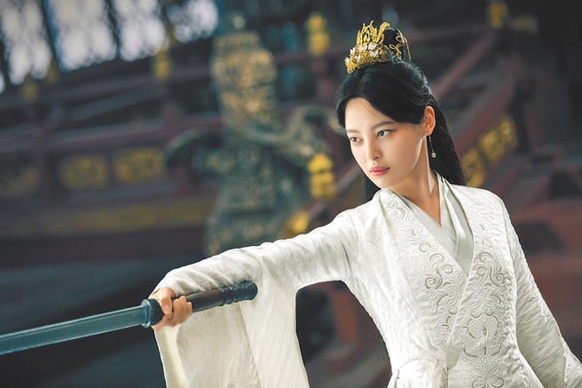 辛芷蕾在《庆余年》饰演性情率真的圣女，角色讨喜。（中视提供）