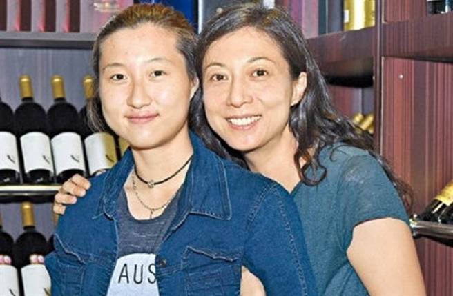吴绮莉与女儿吴卓林关系仍相当紧绷。（图／微博）